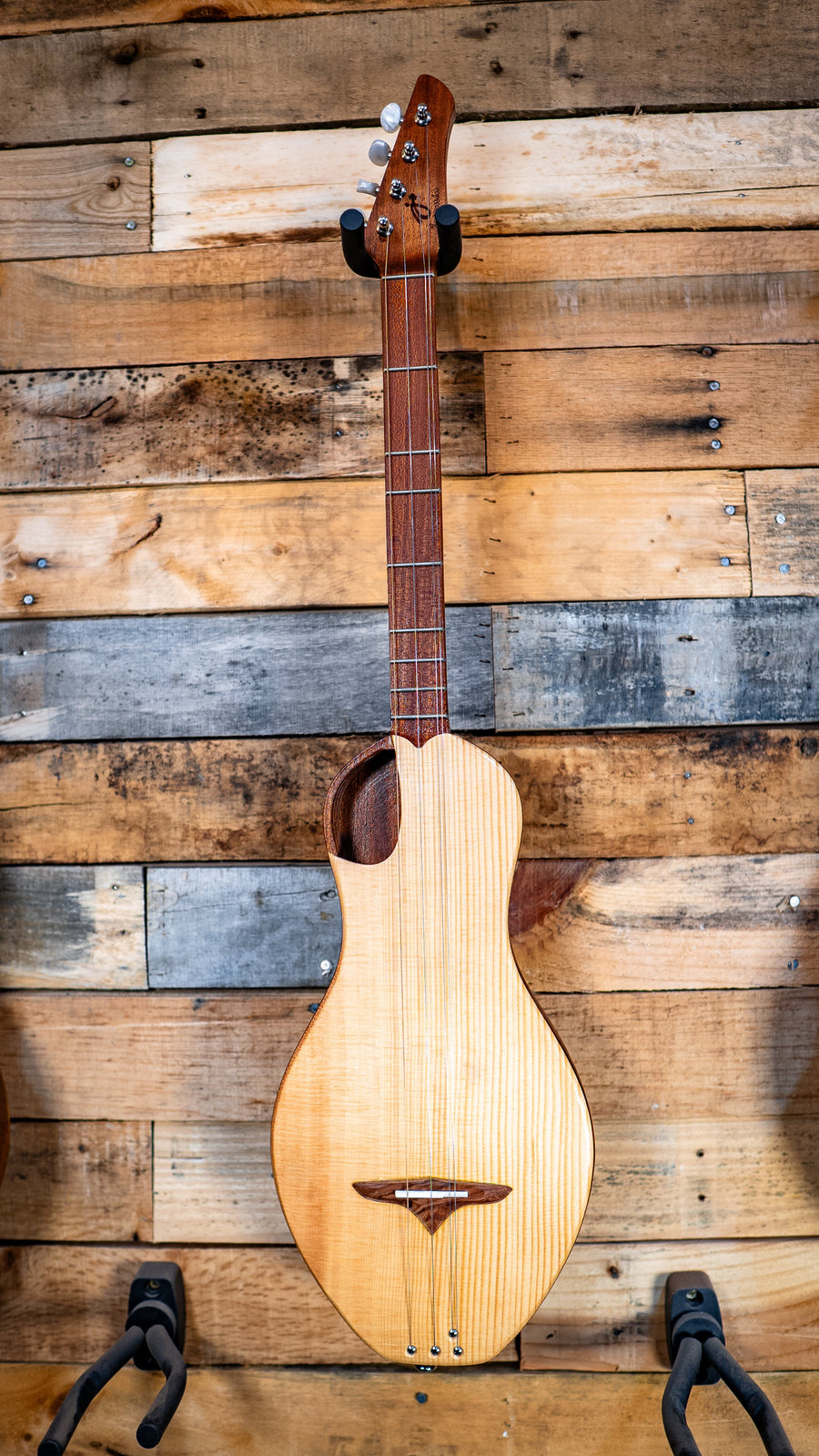 Boondocker D2 Sapele Acoustic (Sitka top) — front
