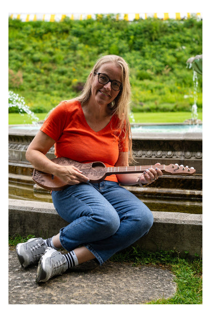 the Boondocker Classic Sapele Walking Dulcimer Acoustic 4-String w/Henna Top