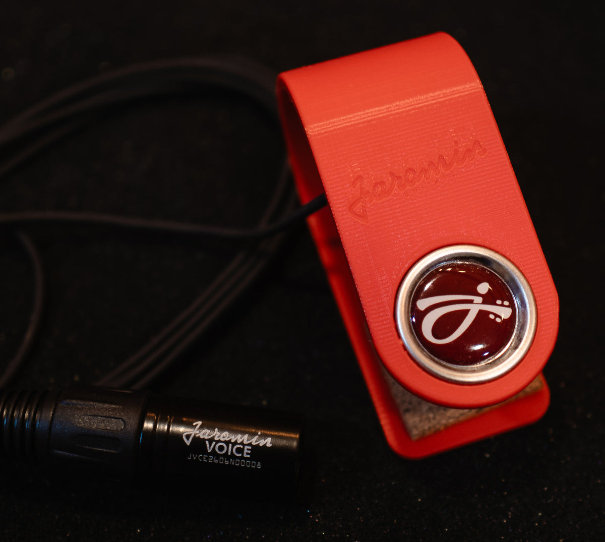 Jaromin VOICE seated in the red Boondocker mounting clip
